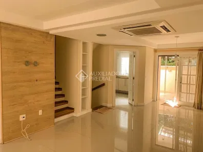 Casa com 3 Quartos à venda, 242m² no Chácara das Pedras, Porto Alegre