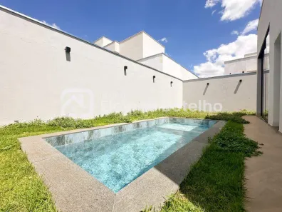 Casa de Condomínio com 3 Quartos à venda, 217m² no Gávea, Uberlândia