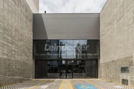 Ponto Comercial para alugar, 217m² no Santa Cecília, Porto Alegre