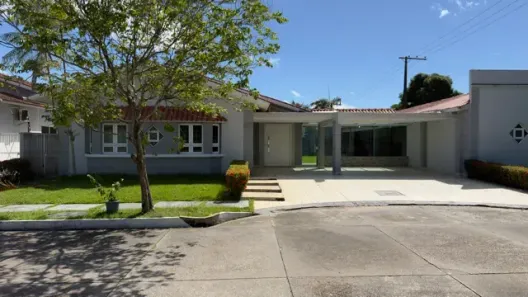 Casa de Condomínio com 3 Quartos à venda, 280m² no Flores, Manaus