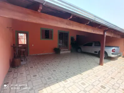 Casa com 3 Quartos à venda, 140m² no Granada, Uberlândia