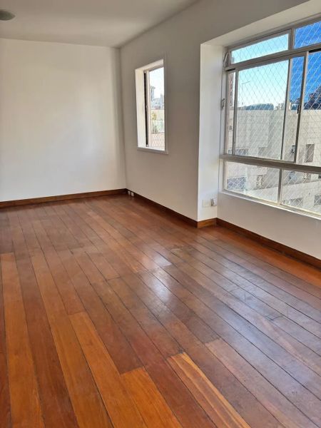 Apartamento com 2 quartos — Funcionários, Belo Horizonte
