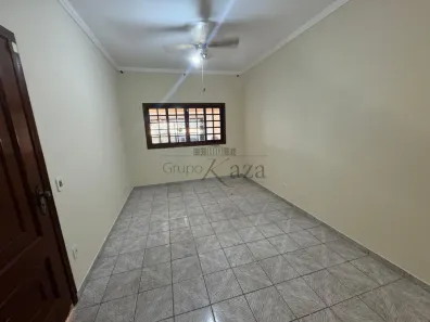 Sobrado com 3 Quartos à venda, 220m² no Residencial São Francisco, São José dos Campos