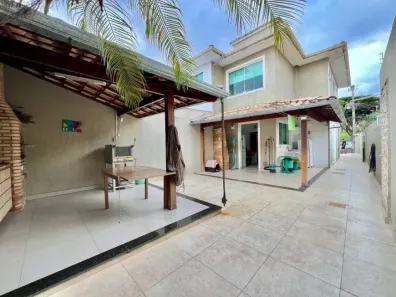 Casa com 3 Quartos à venda, 230m² no Santa Amélia, Belo Horizonte