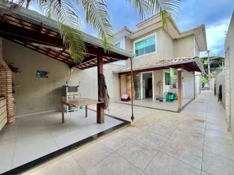 Casa com 3 quartos — Santa Amélia, Belo Horizonte
