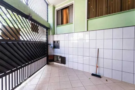 Sobrado com 5 Quartos à venda, 247m² no Vila Yolanda, Osasco