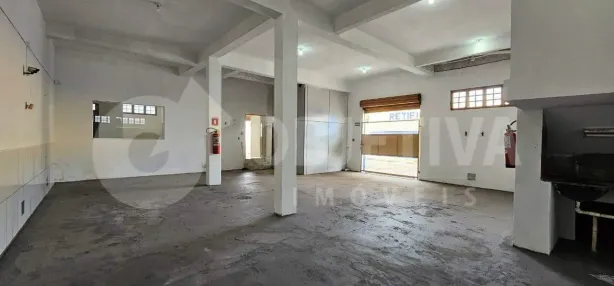 Ponto Comercial para alugar, 246m² no Nossa Senhora das Graças, Uberlândia