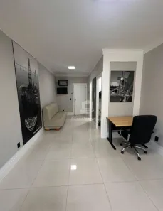Sala Comercial à venda, 28m² no Camboinhas, Niterói