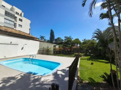 Casa com 3 Quartos à venda, 193m² no Bom Retiro, Joinville