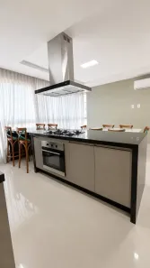 Apartamento com 4 Quartos para alugar, 135m² no Centro, Balneário Camboriú