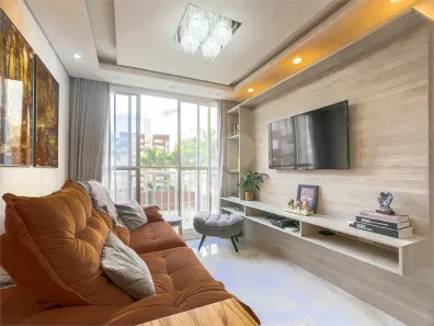 Apartamento com 2 Quartos à venda, 57m² no Vila Nova, Porto Alegre