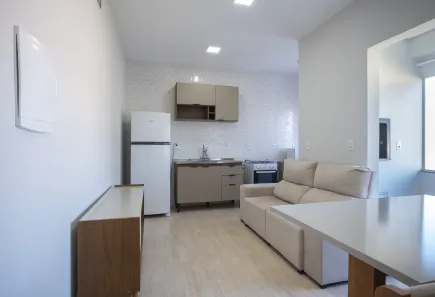 Apartamento com 2 Quartos para alugar, 55m² no Carianos, Florianópolis