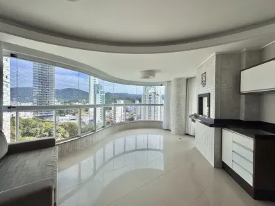 Apartamento com 3 Quartos para alugar, 105m² no Centro, Balneário Camboriú