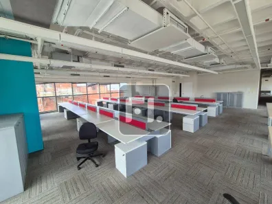 Sala Comercial para alugar, 3931m² no Liberdade, São Paulo