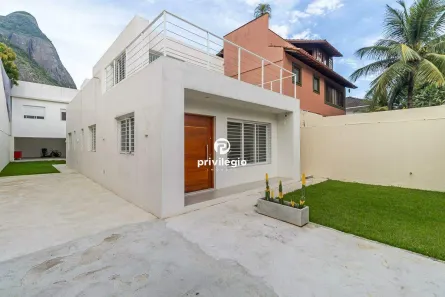 Casa de Condomínio com 3 Quartos à venda, 290m² no Barra da Tijuca, Rio de Janeiro