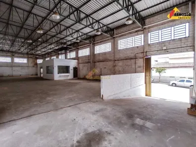 Galpão/Depósito/Armazém para alugar, 576m² no Planalto, Divinópolis