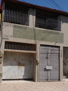 Casa com 2 Quartos para alugar, 150m² no Parreão, Fortaleza