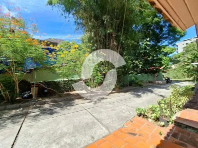Casa de Condomínio com 4 Quartos à venda, 280m² no Pendotiba, Niterói