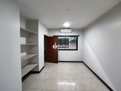Ponto Comercial para alugar, 12m² no Centro, Uberlândia