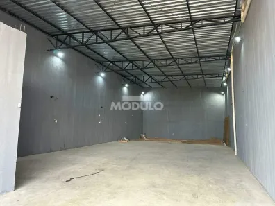 Galpão/Depósito/Armazém à venda, 242m² no Aclimação, Uberlândia