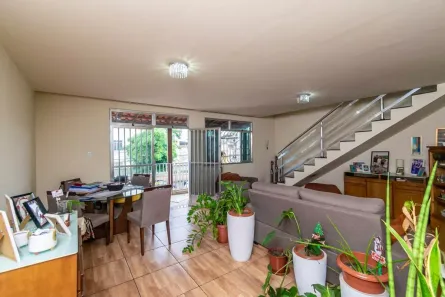 Casa com 2 Quartos à venda, 160m² no Penha Circular, Rio de Janeiro