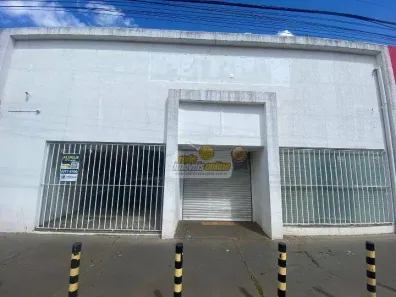 Galpão/Depósito/Armazém para alugar, 450m² no São Benedito, Uberaba