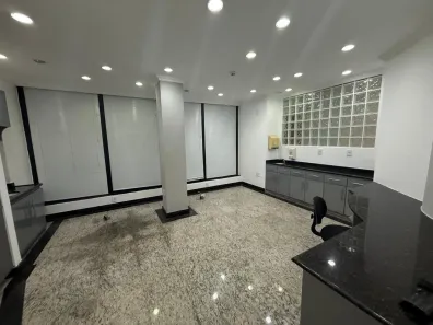 Ponto Comercial para alugar, 35m² no Renascença, São Luís