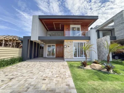Casa de Condomínio com 4 Quartos à venda, 250m² no XANGRI-LÁ, Xangri-lá