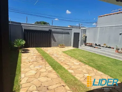 Casa com 3 Quartos à venda, 190m² no Nossa Senhora das Graças, Uberlândia