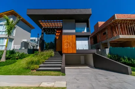 Casa de Condomínio com 4 Quartos à venda, 289m² no Vila Nova, Porto Alegre