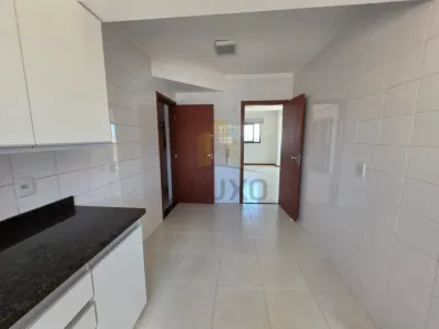 Apartamento com 3 Quartos para alugar, 136m² no Vila Mesquita, Bauru