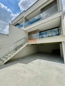 Casa com 3 Quartos à venda, 230m² no Cabral, Contagem