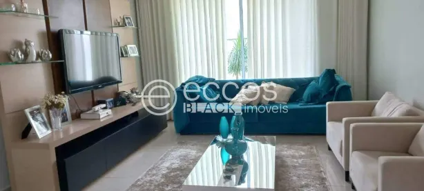 Casa com 4 Quartos para alugar, 490m² no Jardim Colina, Uberlândia