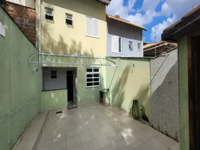 Casa com 3 Quartos à venda, 165m² no Cabral, Contagem