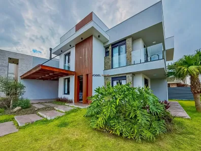 Casa de Condomínio com 4 Quartos à venda, 240m² no , Xangri-Lá