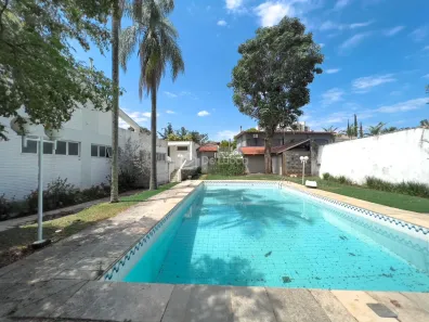 Sobrado com 4 Quartos à venda, 600m² no Nova Campinas, Campinas