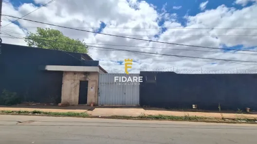 Galpão/Depósito/Armazém com 1 Quarto para alugar, 180m² no Independência, Montes Claros