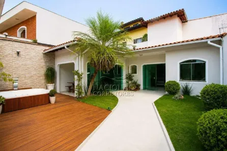 Sobrado com 4 Quartos para alugar, 403m² no Vila Assunção, Santo André