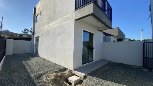 Sobrado com 2 Quartos à venda, 77m² no Gravatá, Navegantes