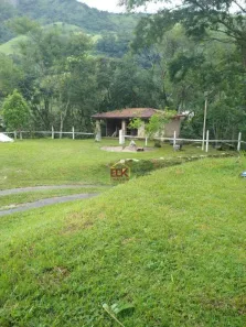Fazenda/Sítio com 2 Quartos à venda, 200m² no Área Rural de Pindamonhangaba, Pindamonhangaba