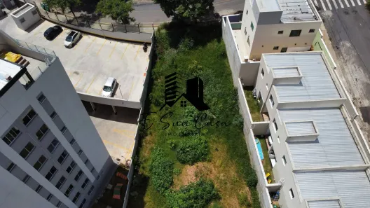 Lote/Terreno à venda, 647m² no Cabral, Contagem