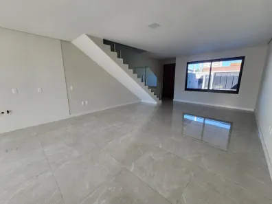 Sobrado com 3 Quartos à venda, 147m² no Iririú, Joinville