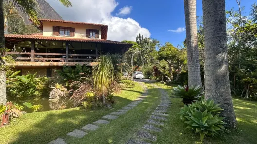 Casa de Condomínio com 5 Quartos à venda, 480m² no Samambaia, Petrópolis