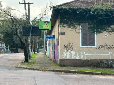 Casa com 2 Quartos à venda, 1400m² no Medianeira, Porto Alegre