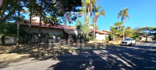 Casa com 4 Quartos à venda, 554m² no Jardim Karaíba, Uberlândia