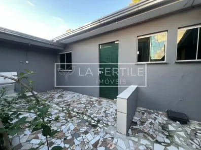 Casa com 2 Quartos para alugar, 35m² no Cajuru, Curitiba