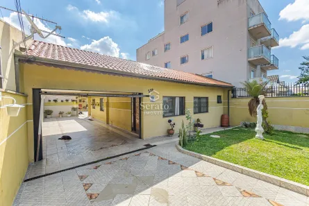 Casa com 4 Quartos à venda, 206m² no Novo Mundo, Curitiba