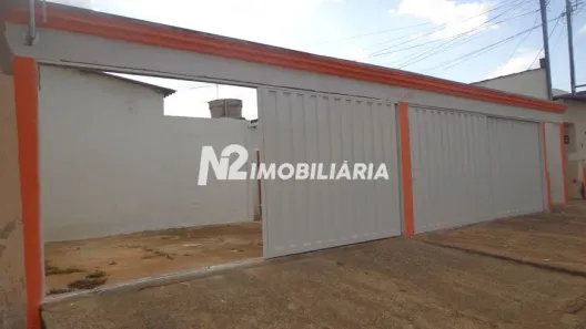 Casa com 2 Quartos para alugar, 40m² no Segismundo Pereira, Uberlândia