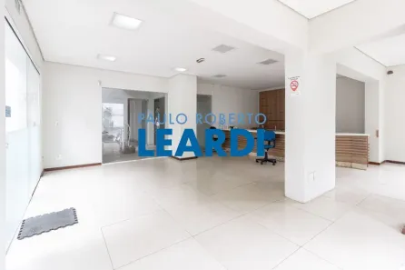 Casa com 8 Quartos para alugar, 750m² no Pacaembu, São Paulo