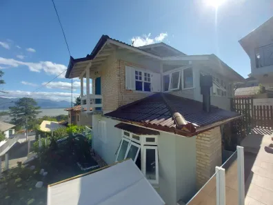 Casa com 4 Quartos à venda, 241m² no Ponta de Baixo, São José